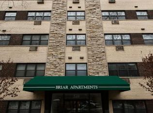 512 W Briar Pl #205, Chicago, IL 60657