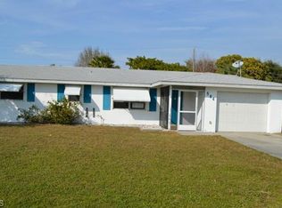 584 Mimosa Ave NW, Port Charlotte, FL 33952