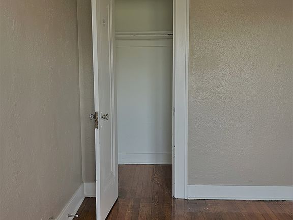 4th image of 1802 W Genesee St #32F