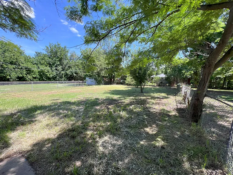 2808 NW 35th St — Photo 17