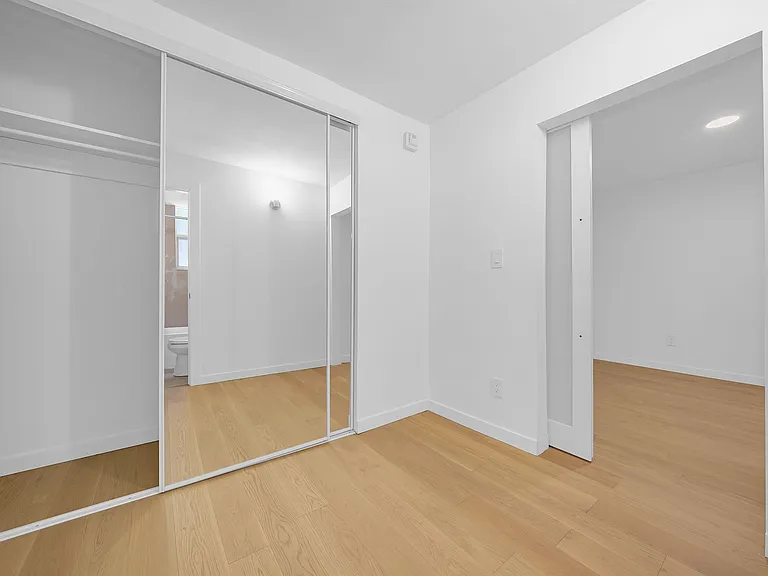 26 Balmoral Ave — Photo 42