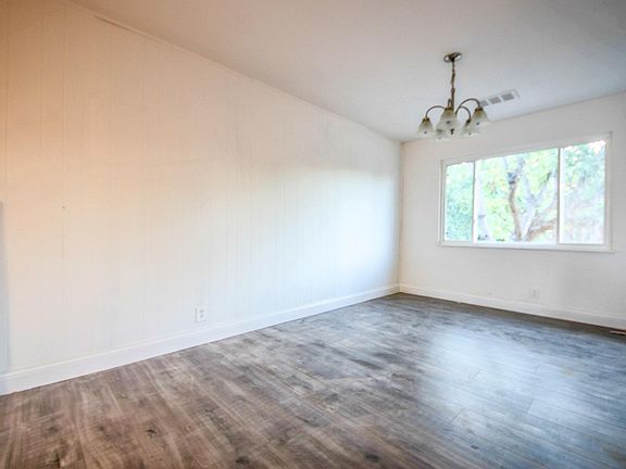 4th image of 10659 S Blaney Ave