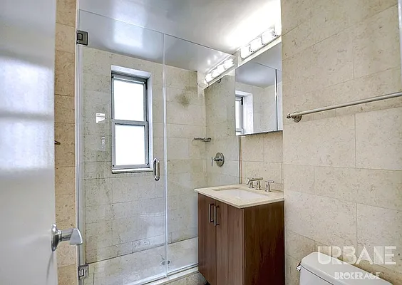 Rented by Urbane Brokerage | media 21