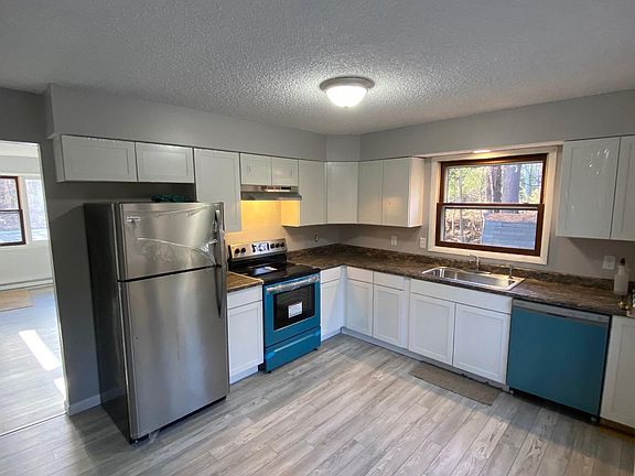 2nd image of 5 Hammond Dr #A