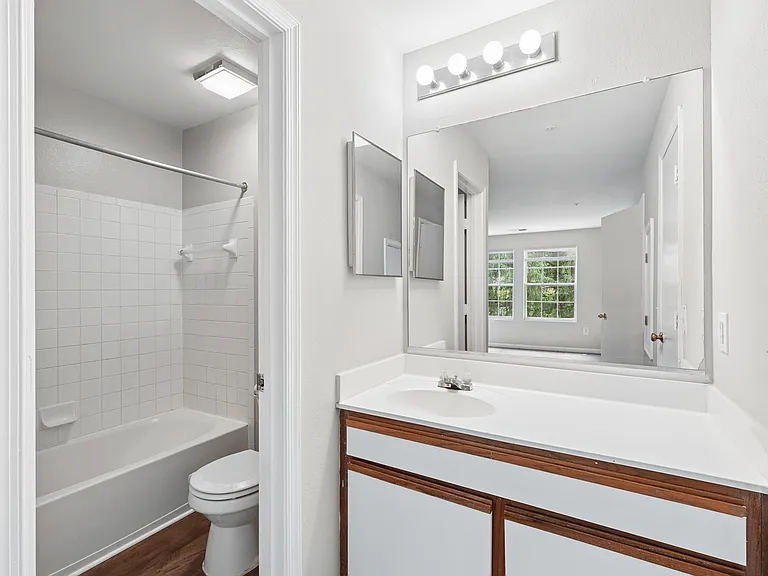 Highland Commons Apartments — Photo 35