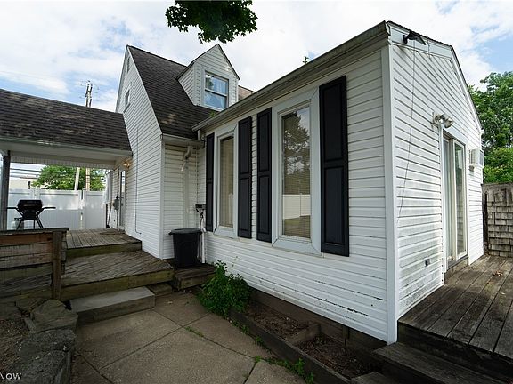5th image of 165 South Ave