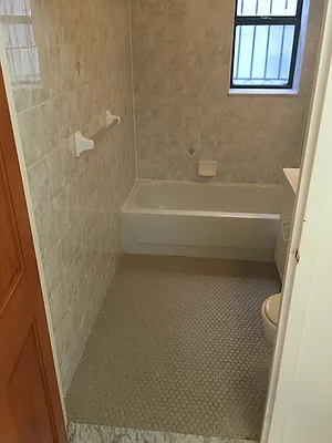 Rented by Metroline Realty | media 23