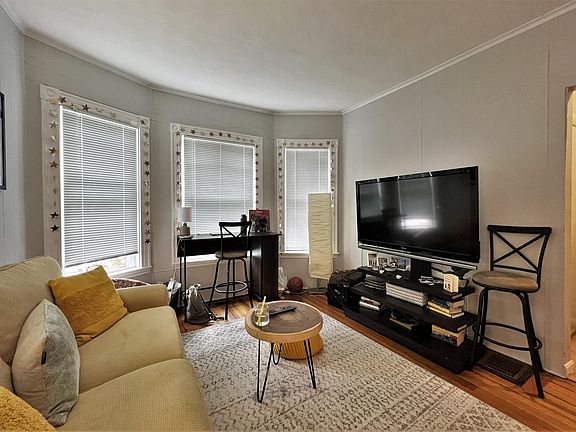 4th image of 69 Raymond Ave APT 1F