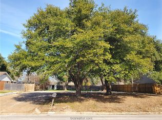 3809 Carter Creek Pkwy, Bryan, TX 77802