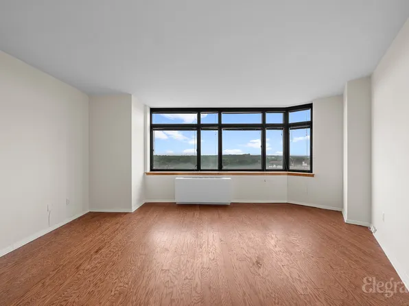 112-01 Queens Boulevard image 9 of 23