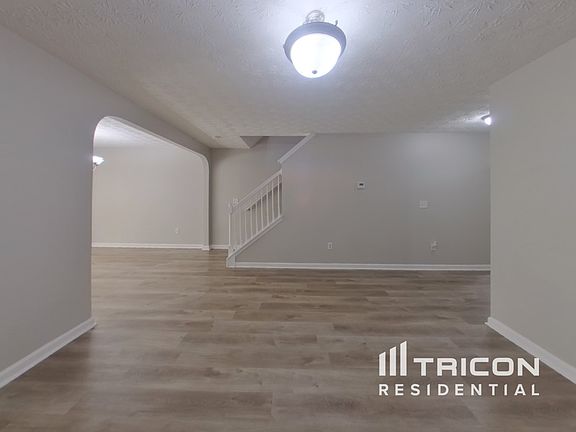 2nd image of 1025 Magnolia Gardens Walk