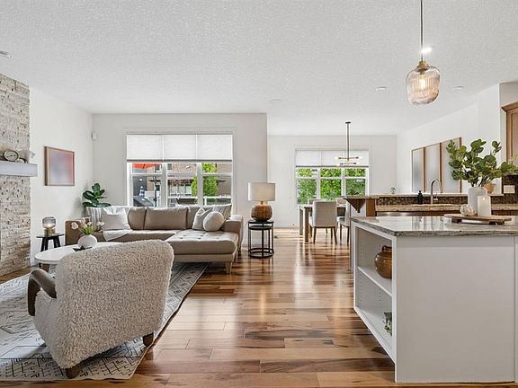5th image of 117 E Riviera Cres