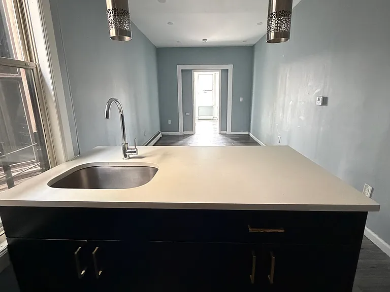 486 Mercer St #3A — Photo 3