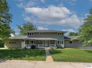 406 W Oak St, Hooper, NE 68031
