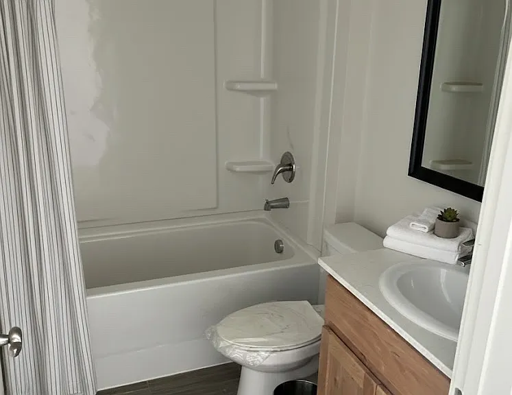 422 N 71st Ave — Photo 22