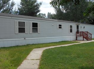 555 Hawthorn, Howard City, MI 49329