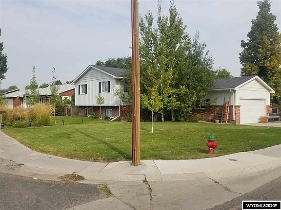 5th image of 2917 Larkspur Ln