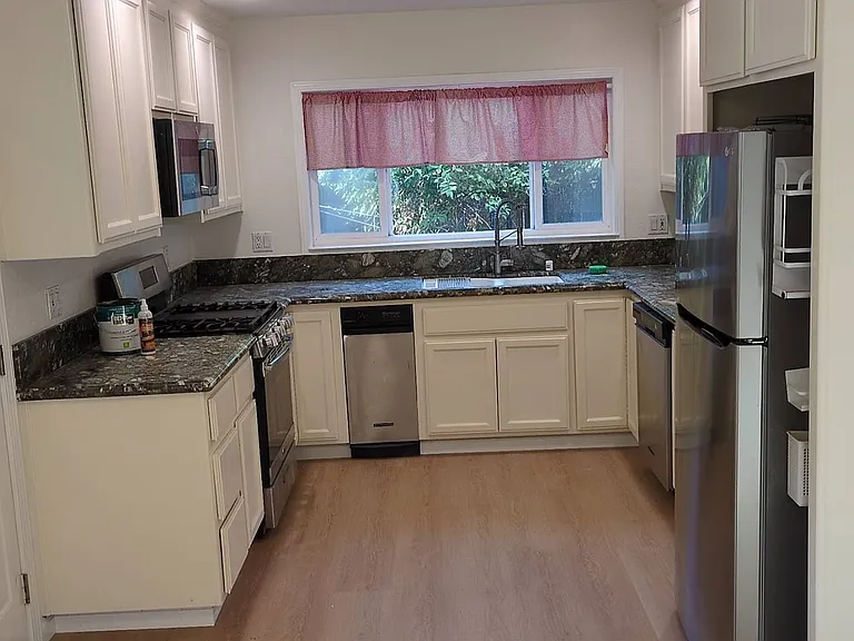 648 Weston Dr — Photo 4