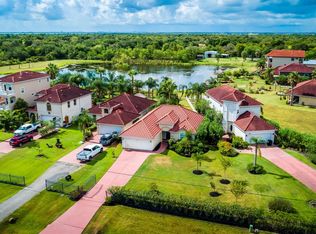 2767 Broadway St, San Leon, TX 77539