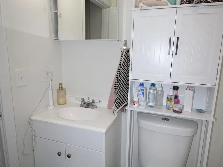672 Massachusetts Ave #4 — Photo 12