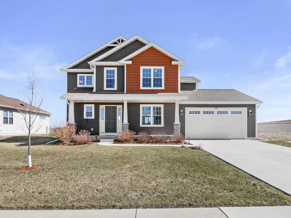 302 Autumn Crest Lane, Lake Mills, WI 53551