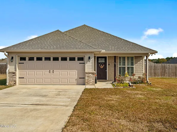 22 Bear Path, Picayune, MS 39466