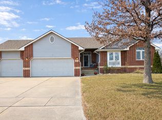 325 S Chippers Ct, Andover, KS 67002