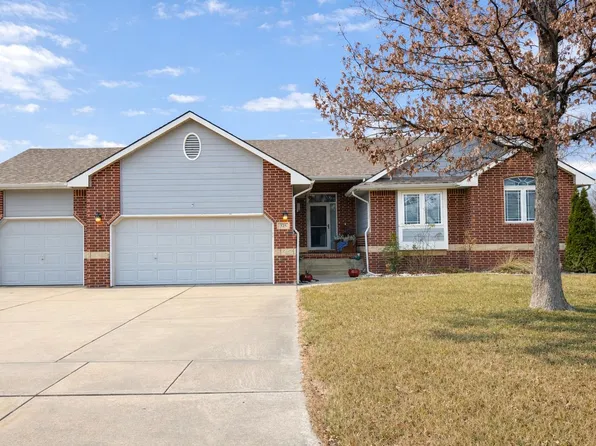 325 S Chippers Ct, Andover, KS 67002