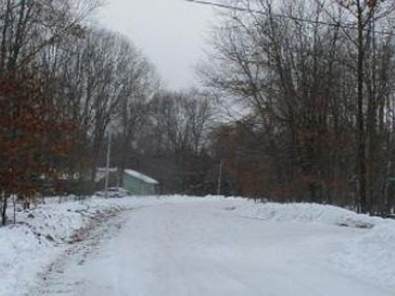 Exterior Neighborhood (street photo)