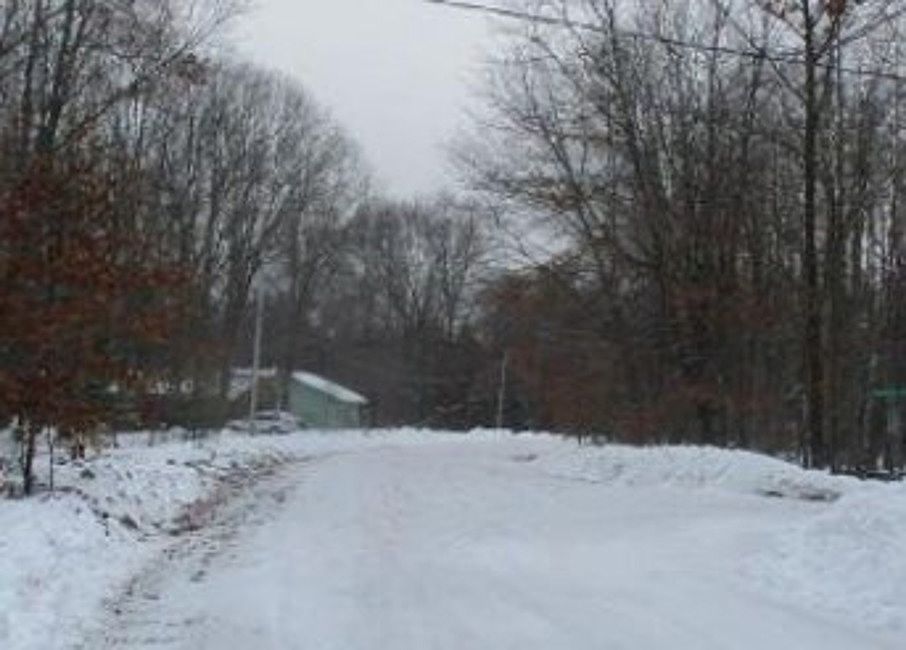 Exterior Neighborhood (street photo)