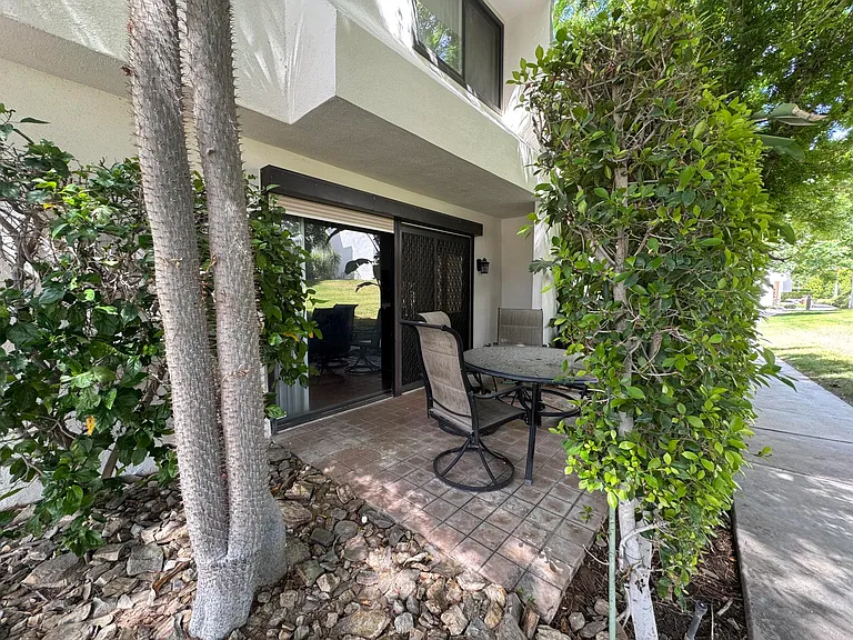 48728 Desert Flower Dr — Photo 31