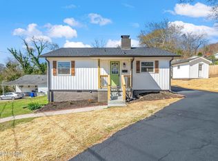 121 California Ave, Oak Ridge, TN 37830