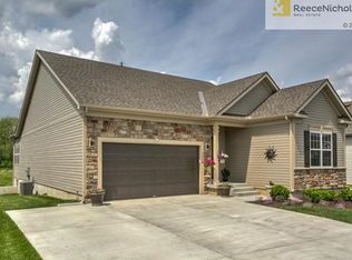 8852 Quill St, Lenexa, KS 66227