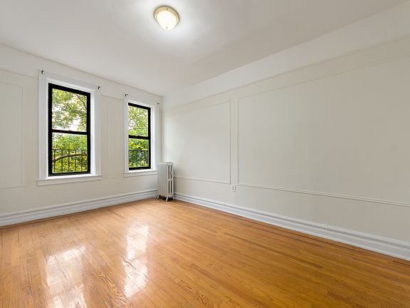 4th image of 3150 33rd St APT 10D