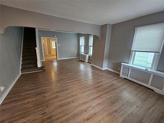 5th image of 828 Main St