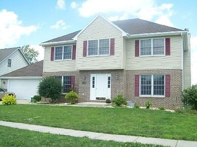 1st image of 865 Pheasant Ln