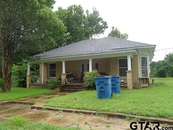 2nd image of 200 S Post Oak St
