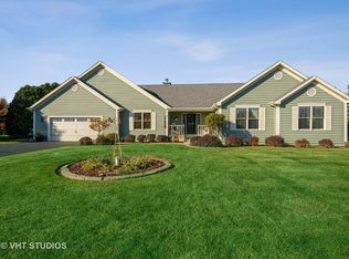 713 Woodridge Trl, McHenry, IL 60050