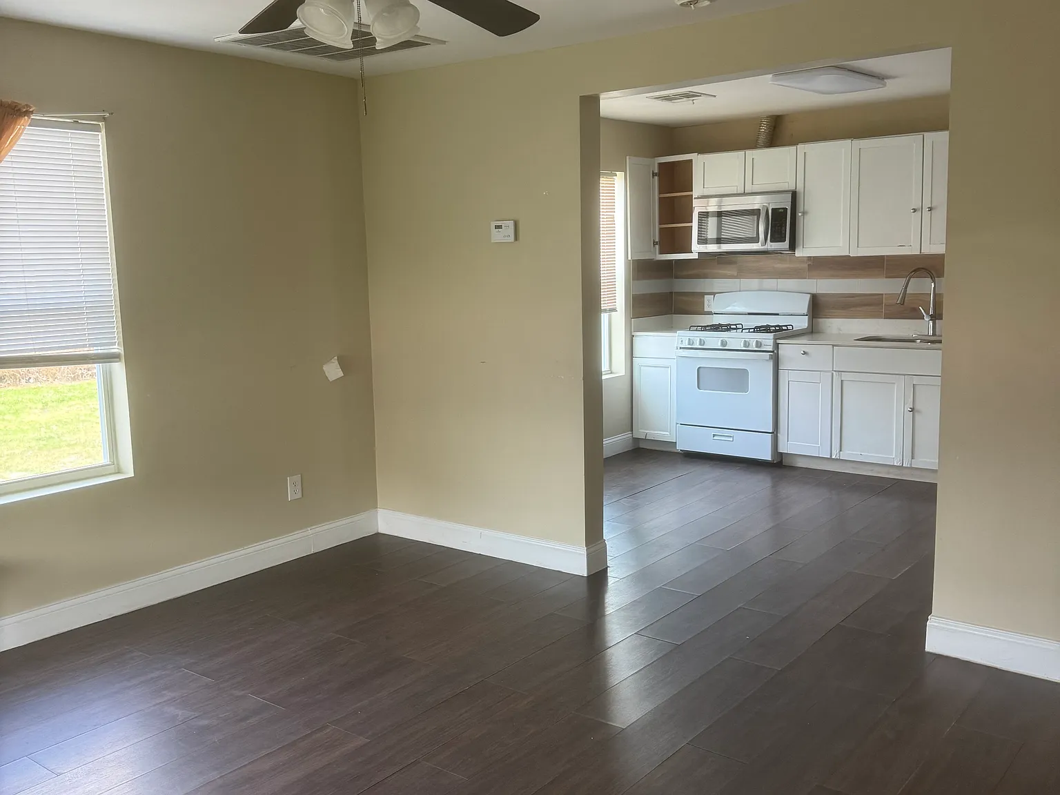 2 bed, 800 sqft, $1,099 — Photo 2