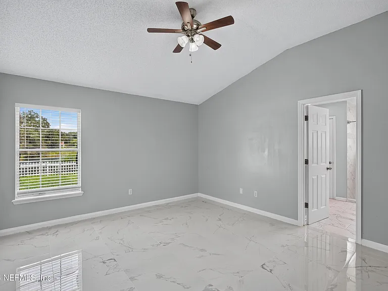 490 Hillside Dr — Photo 21