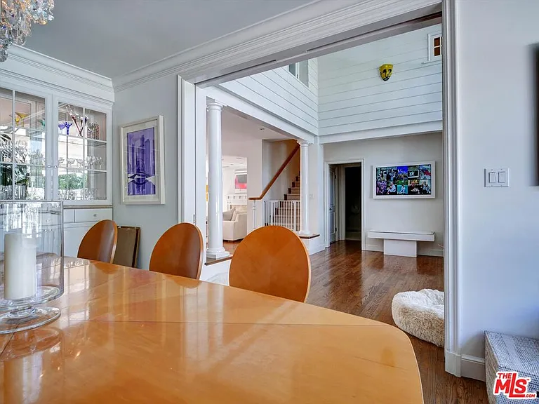 1056 Corsica Dr — Photo 11
