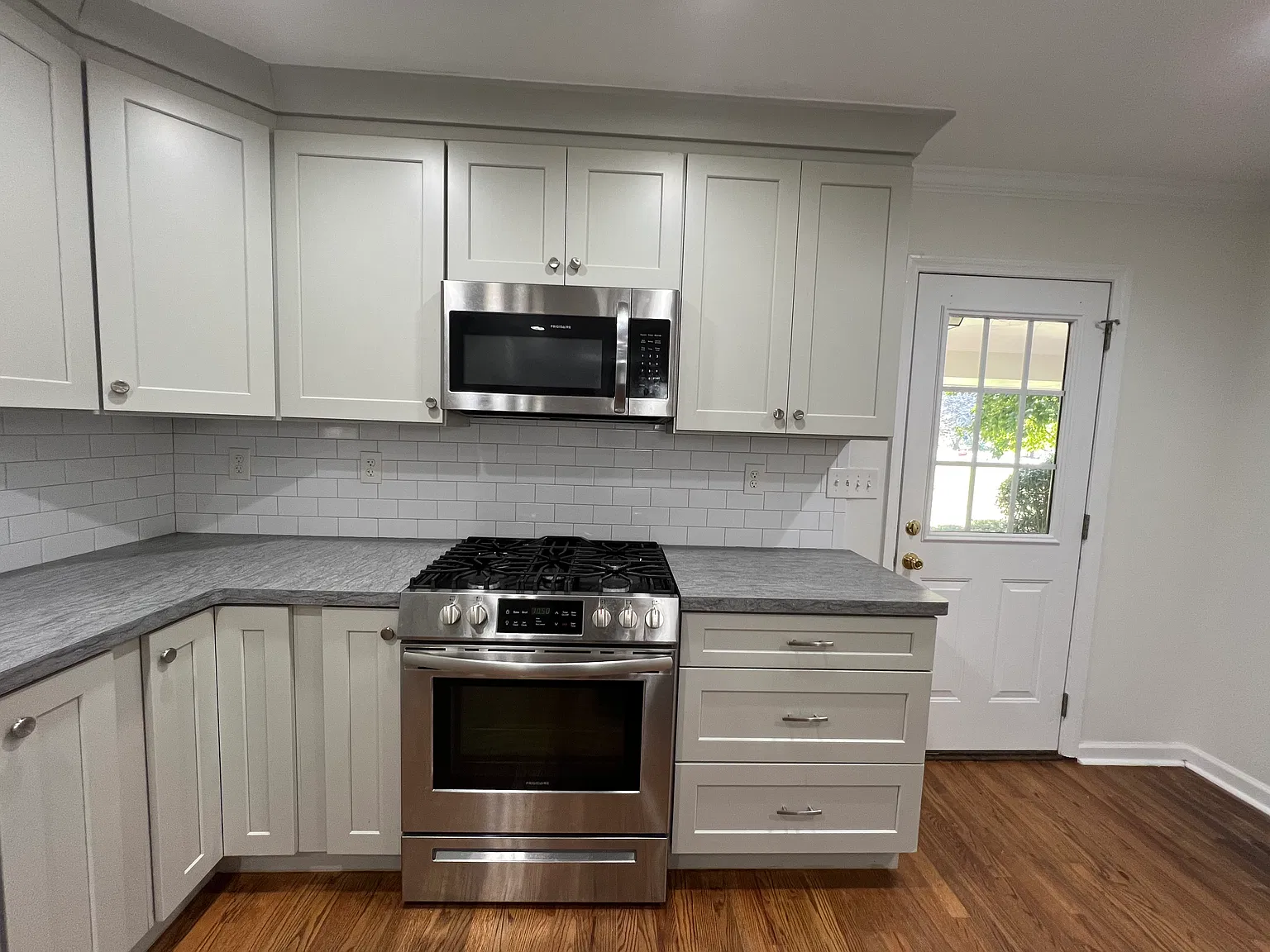 3 bed, 1.5 bath, 1243 sqft, $1,895 — Photo 3