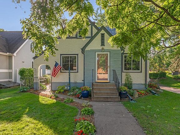 2nd image of 4008 Fordham Dr NE