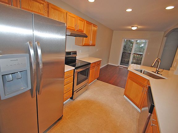 2nd image of 2927 186th St E