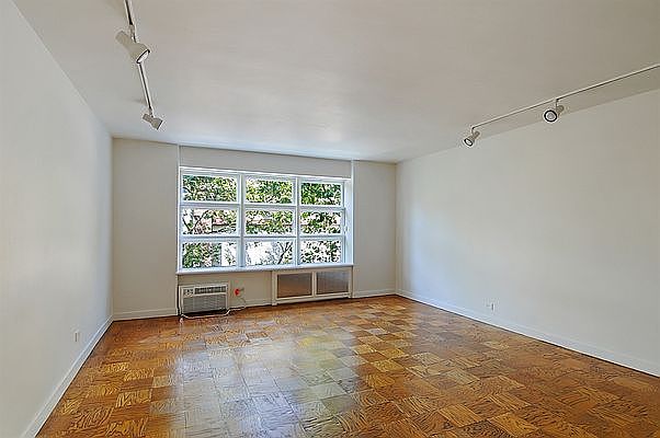 1st image of 39 Jane St APT 3A