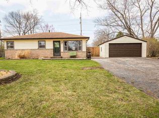 8216 Cameo Dr, Machesney Park, IL 61115