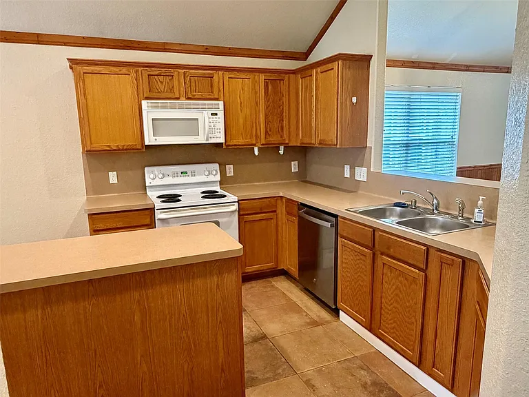 13003 Bramford Point Ln — Photo 11