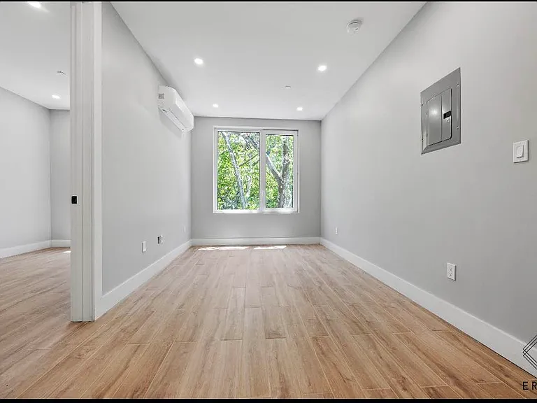 809 Midwood St #3B — Photo 7