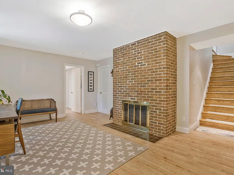 1715 Hollinwood Dr — Photo 36