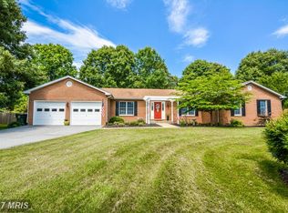 24 Bobwhite Ct, La Plata, MD 20646